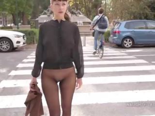 Không váy seamless pantyhose trong công khai