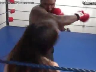 Чорна чоловік бокс beast проти крихітна біла краля ryona